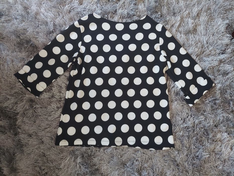Luźna bluzka w kropki