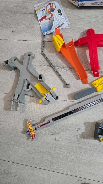 Tor samochodowy Mattel Hot Wheels Team CDL45 Zakręcony Karambol  5 +