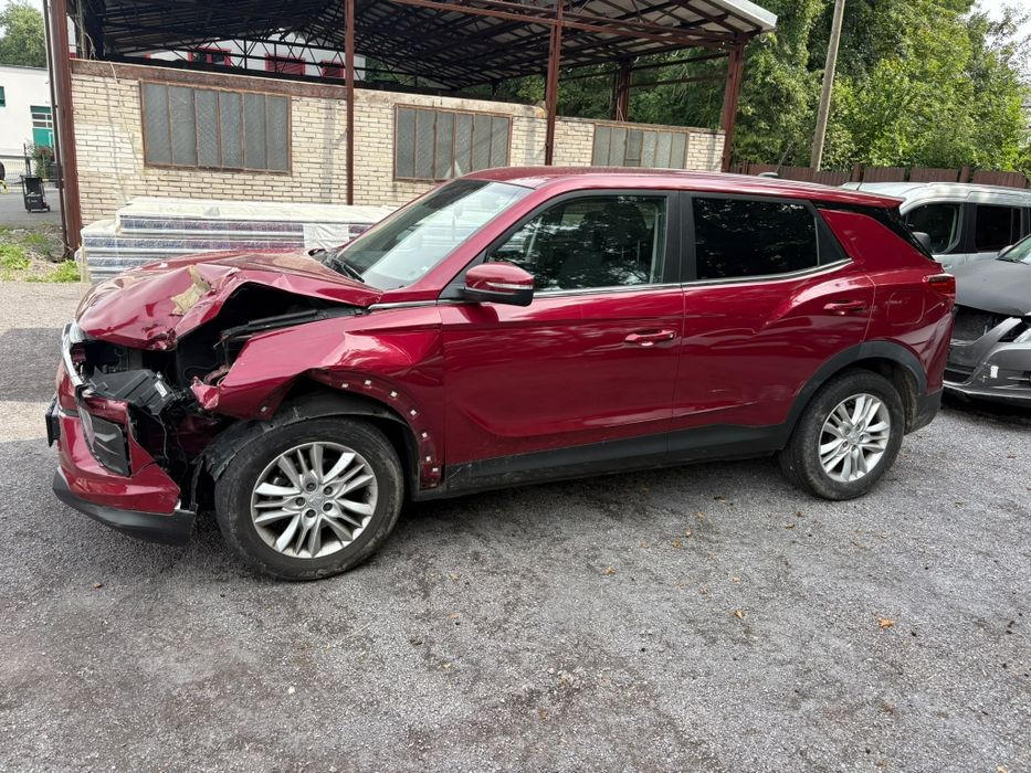 Ssangyong Korando 1.5 benzyna  uszkodzone pali  jezdzi