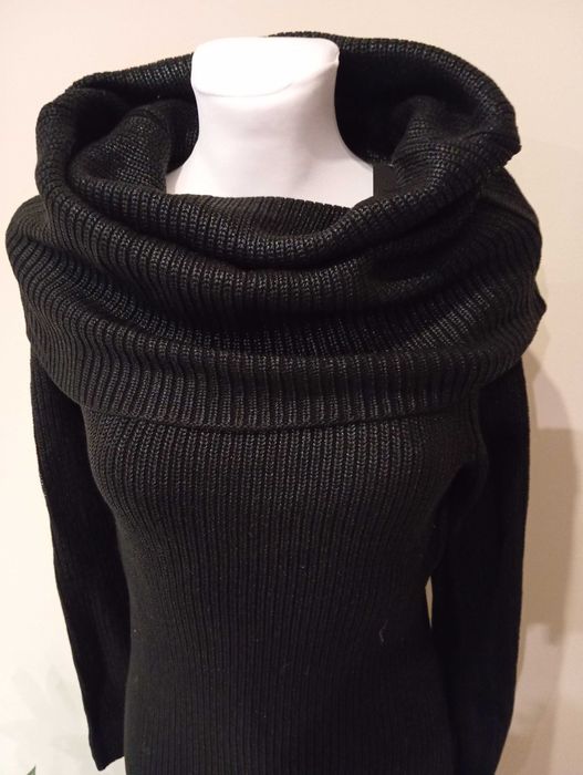 Długa sukienka dzianinowa