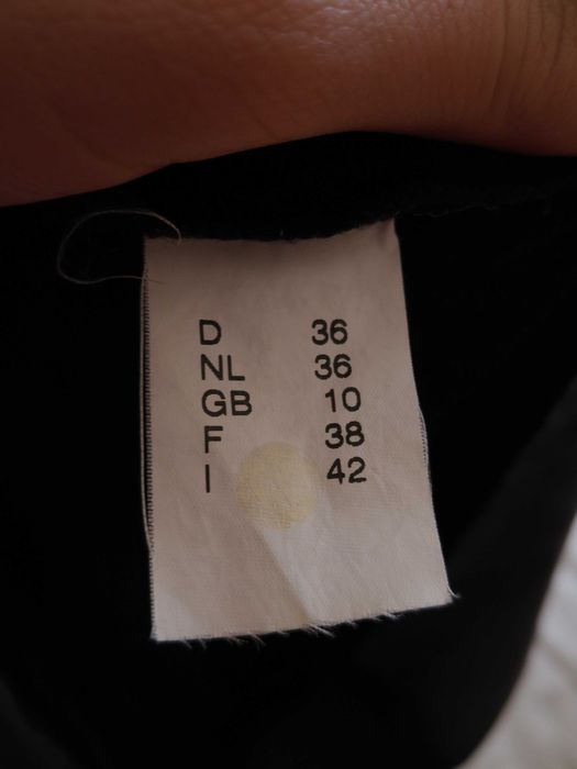 Bluzka damska czarna z aplikacją