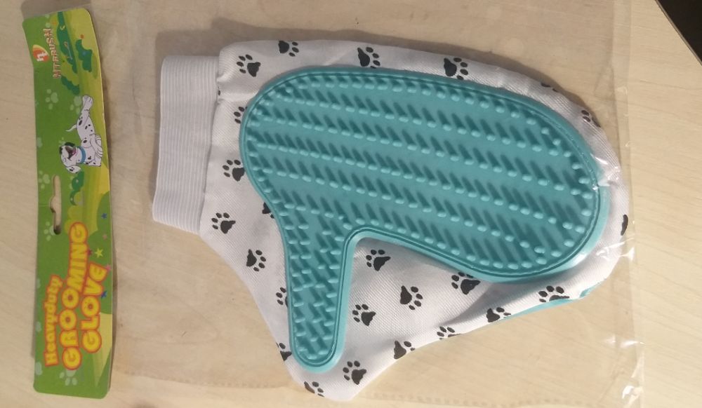 Поводок, ошейник, игрушка и перчатка