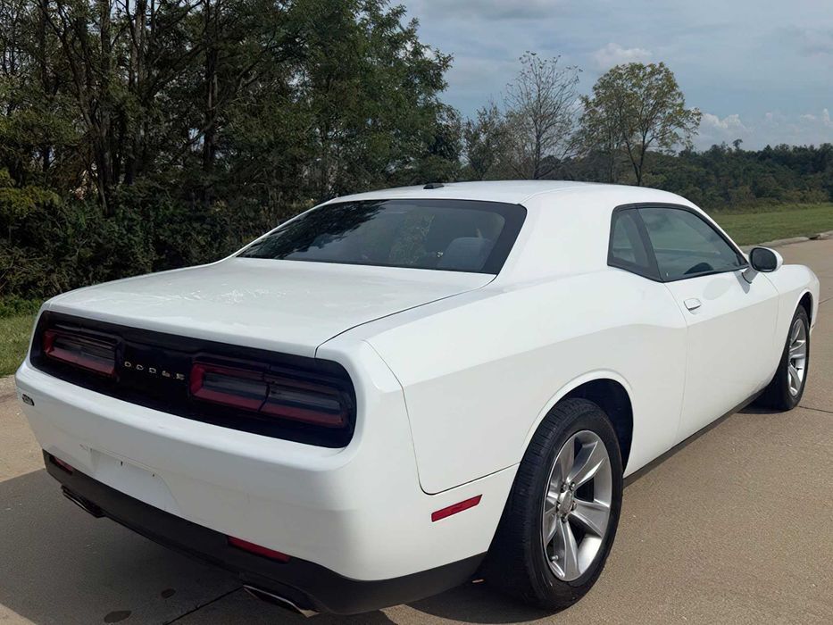 Dodge Challenger      2017