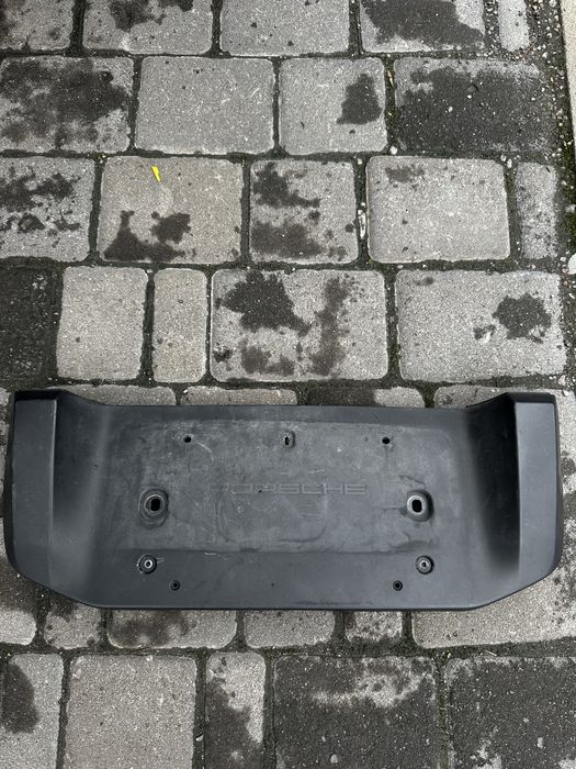 Porsche taycan подиум под номер