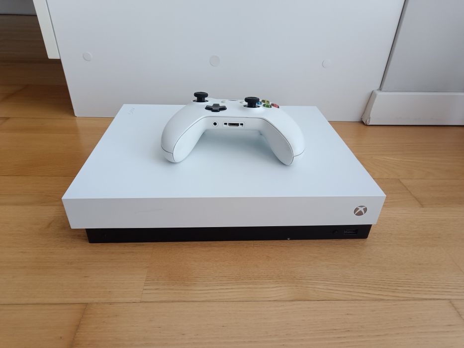 Xbox one X 1T sprawny 65 gier wgranych