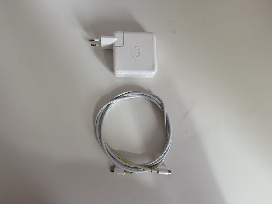 MacBook Pro 13” 2017 8 GB RAM / 128 GB SSD