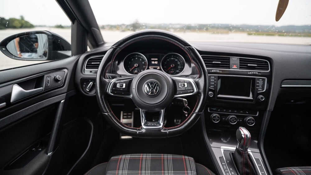 Volkswagen Golf VII GTI DSG
