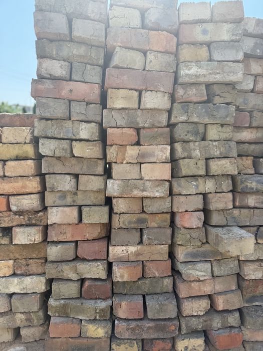 Кирпич цегла червоний новий