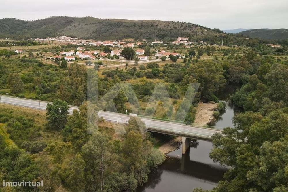 Terreno urbanizável com 4.000m2  e excelente localização nas Termas Mo — Monfortinho E Salvaterra Do Extremo, Castelo Branco