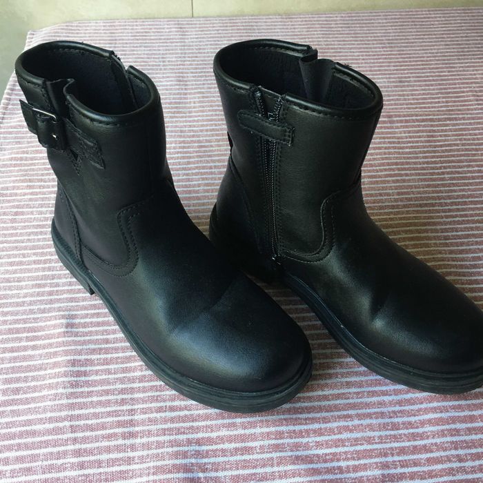 Importantes botas de cabedal, cor preta, da marca GEOX