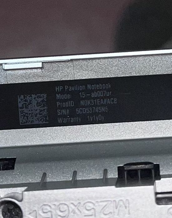 Ноутбук HP Pavilion 15-ab007ur