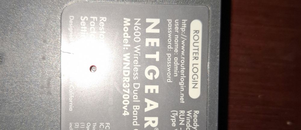Router  netgear WNDR3700v4