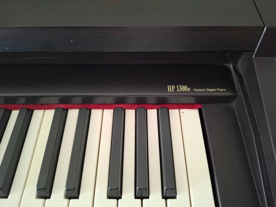 Piano Roland HP 1300e
