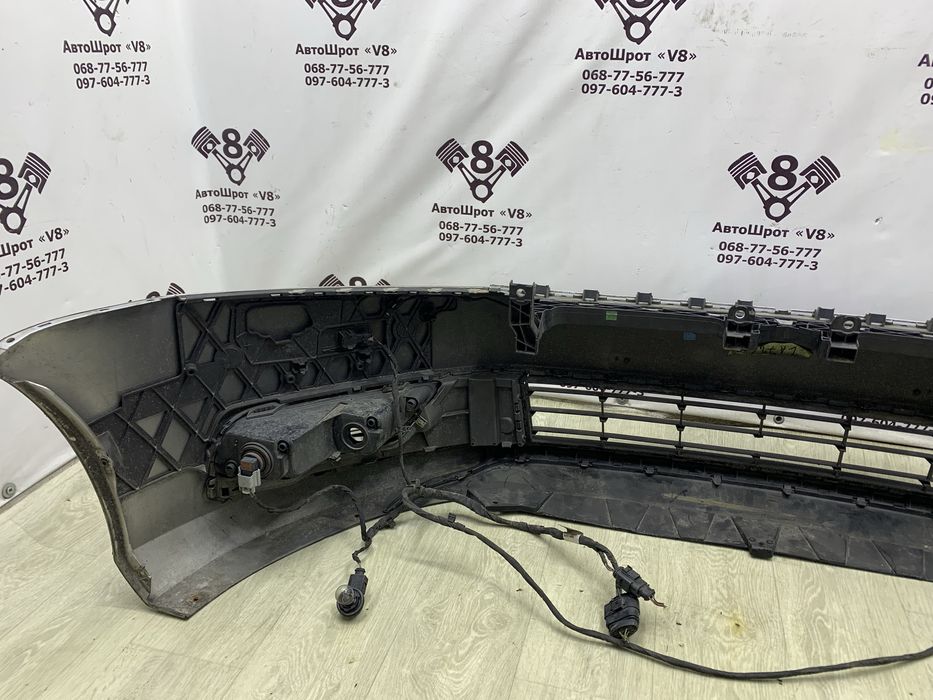 Бампер передній VW Passat B7 пасат б7 бампер шрот оригінал LA7W