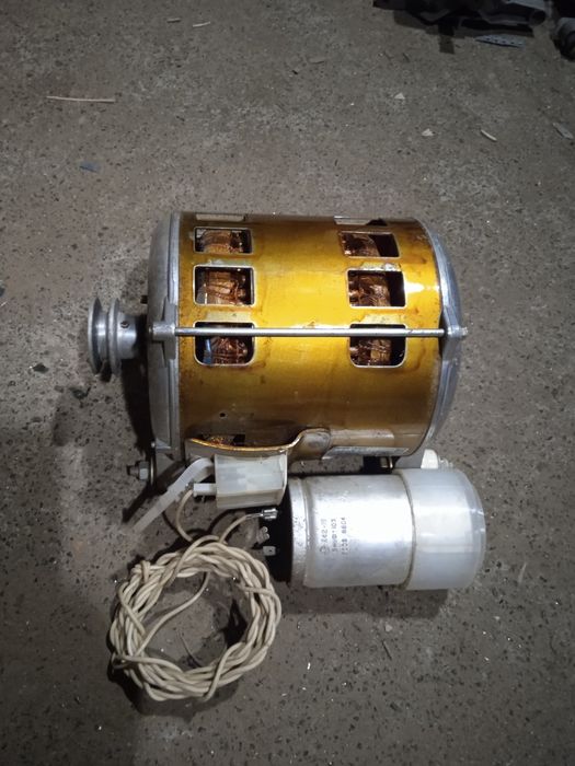 Двигатель для стиральной машины в рабочем состоянии.машины.