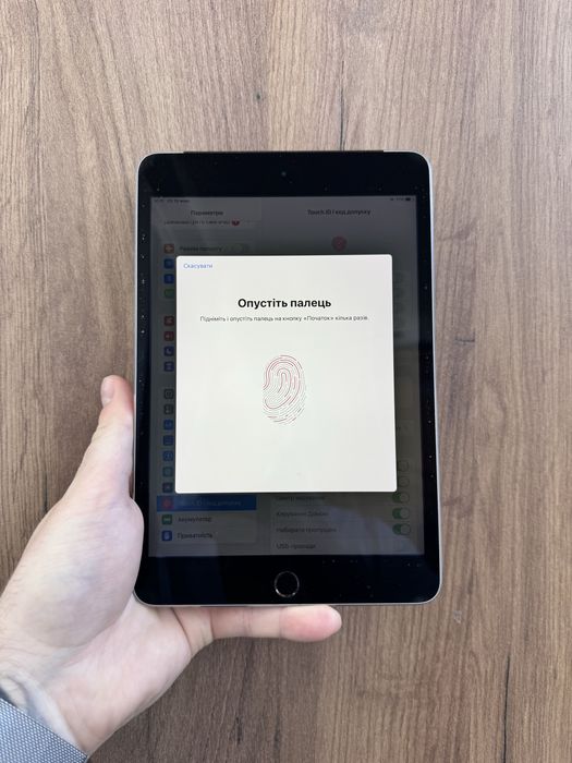 Apple IPad Mini 4  128gb LTE