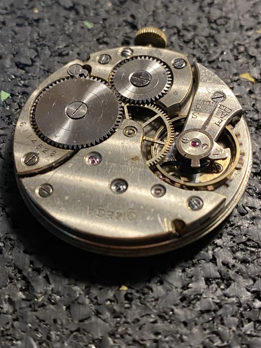 Mechanizm werk omega zegarek pasówka cal. 35,5L