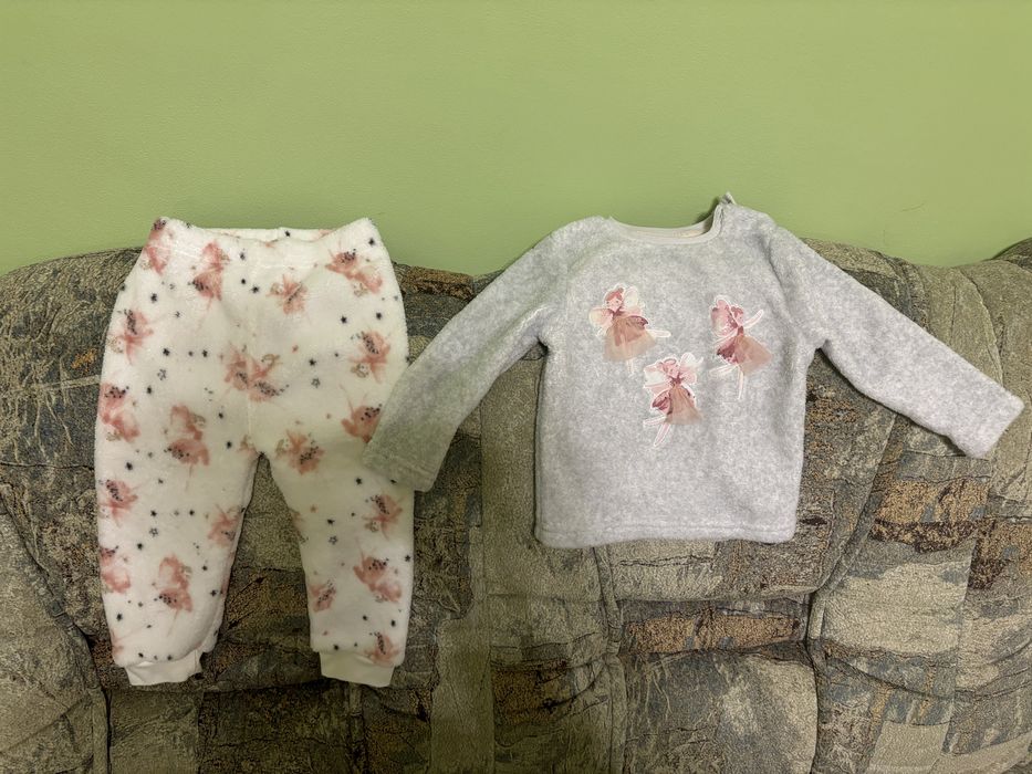 Продається флісовий костюмчик для дівчинки