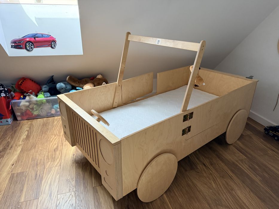 Łóżeczko  dzieciece dla chłopca Jeep samochodzik terenowka