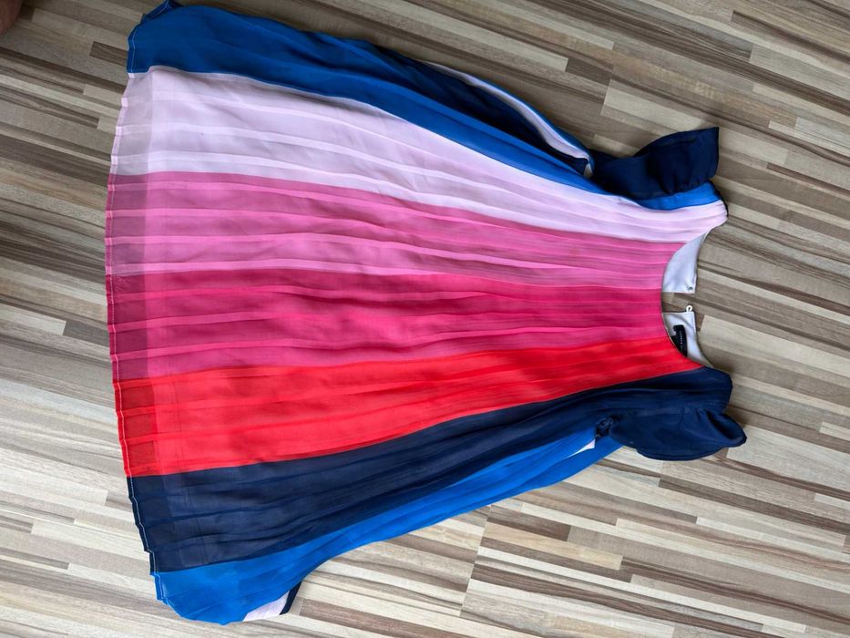 Фирменное летнее платье Tommy Hilfiger Платье на девочку Рост 104-110