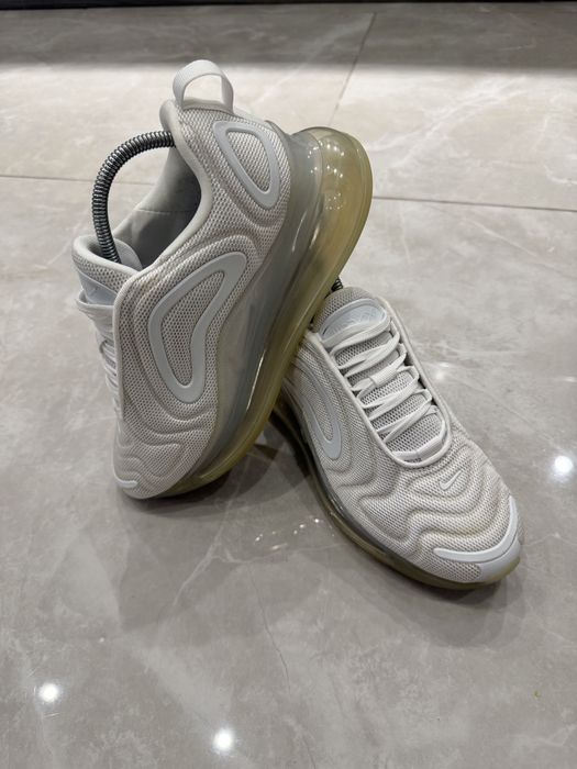 Кросівки Nike Air Max 720 (EUR 38.5)
