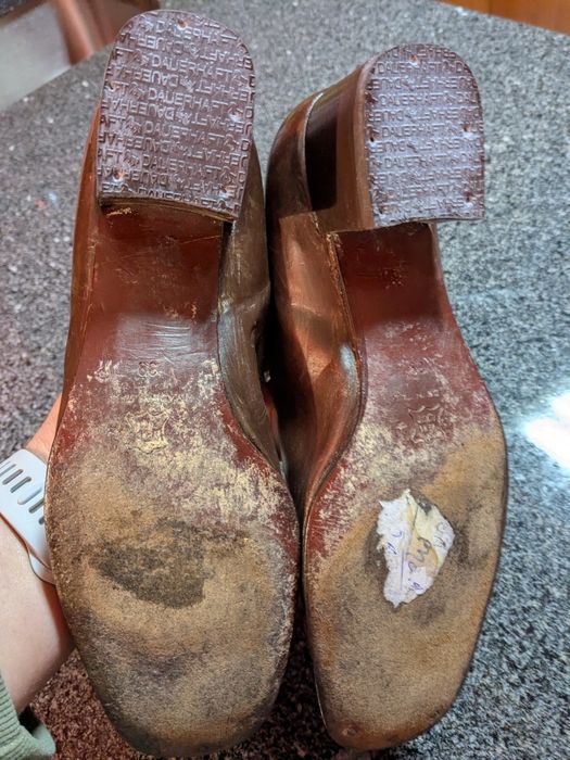 Sapatos de senhora castanhos de pele. Número 39