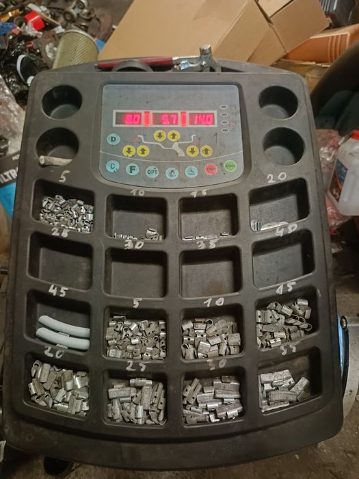 Montażownica i wyważarka do opon