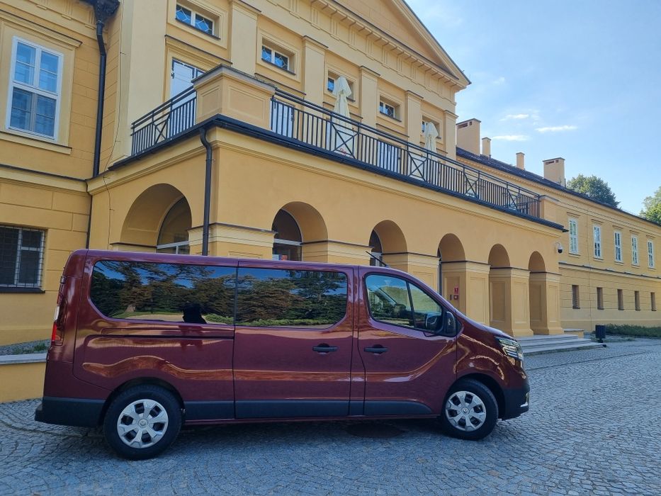 Wynajem Busa- Busów - 9 osobowych