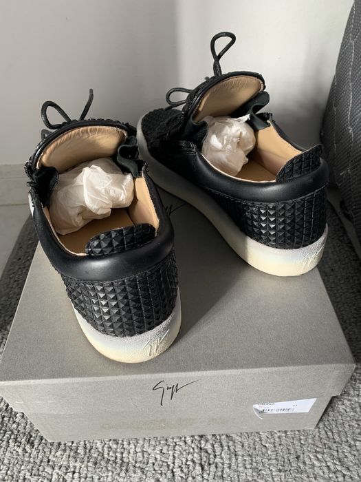 Ténis Giuseppe Zanotti- Preto - tamanho 43- usados