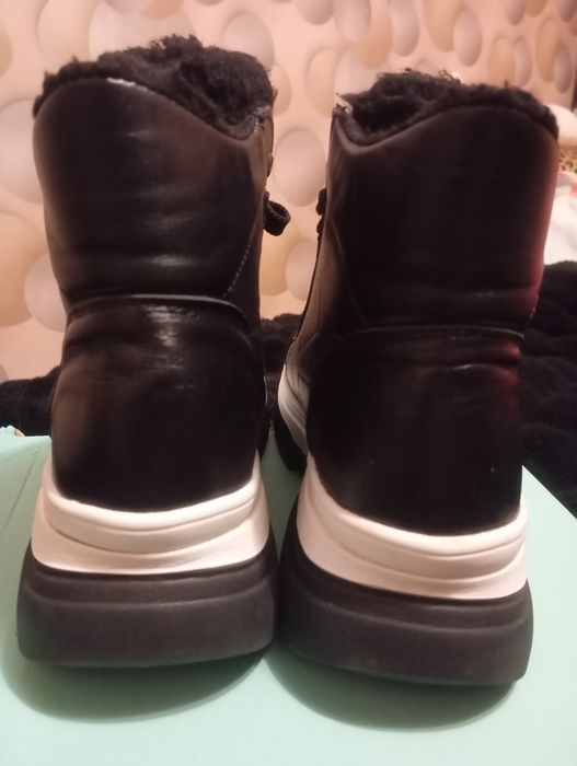 Шкіряні зимові ботинки.41р.