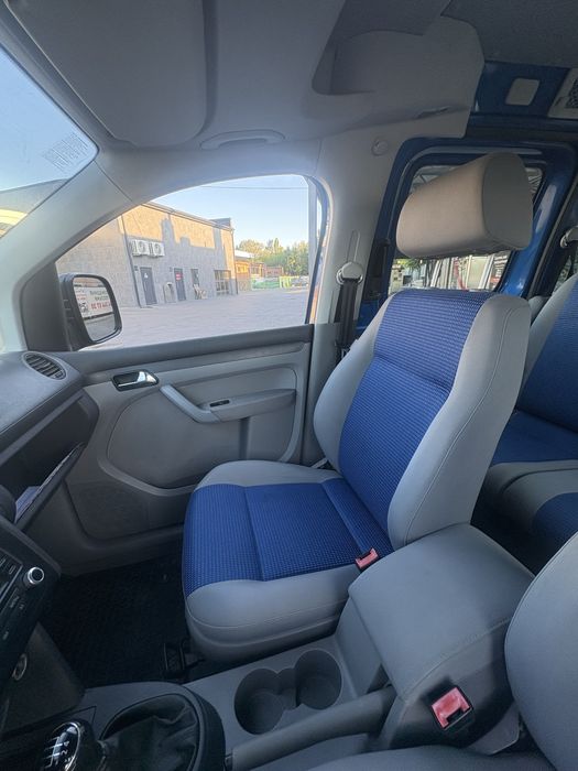 Volkswagen Caddy 1.6mpi бензин