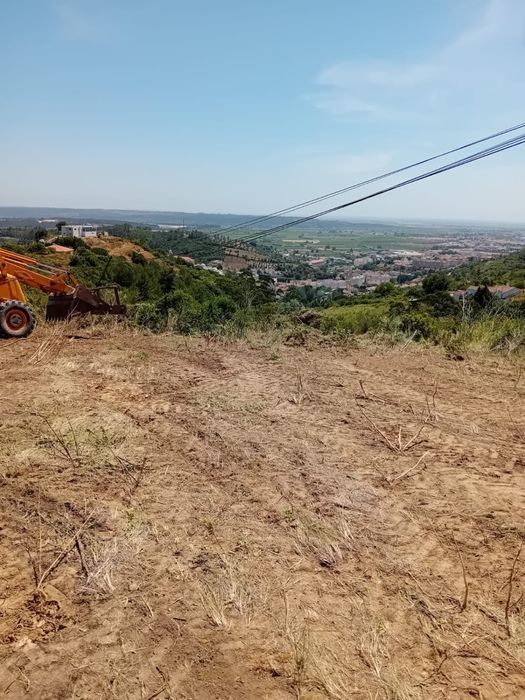 Terreno Rústico com viabilidade de construção com vista espetacular