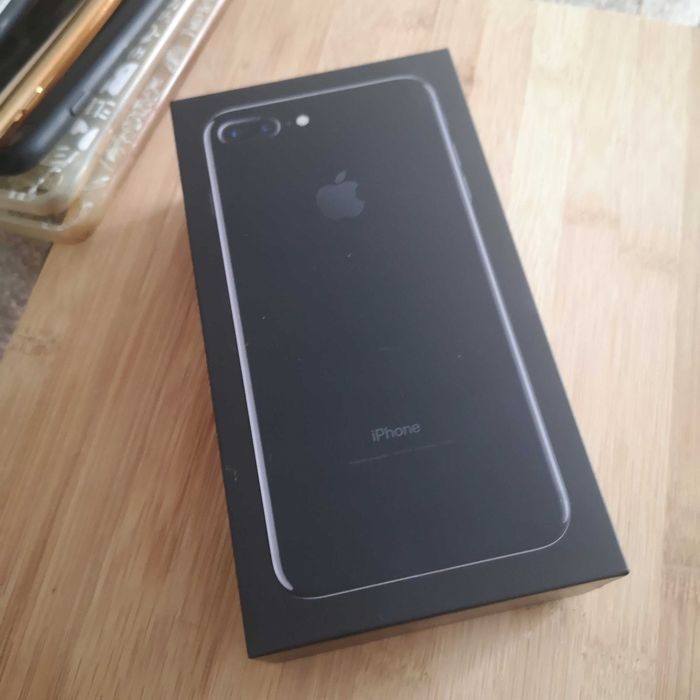 Iphone 7 plus 128gb preto + 11 capas