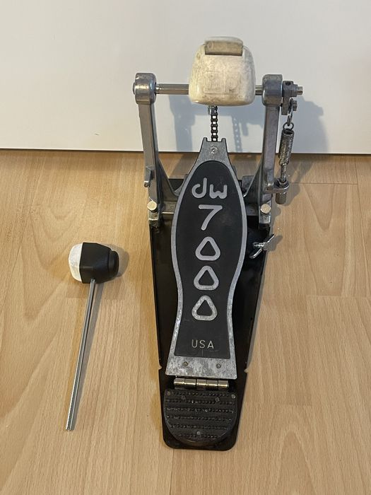 DW7000 Stopa Perkusyjna 2 Bijaki w Zestawie