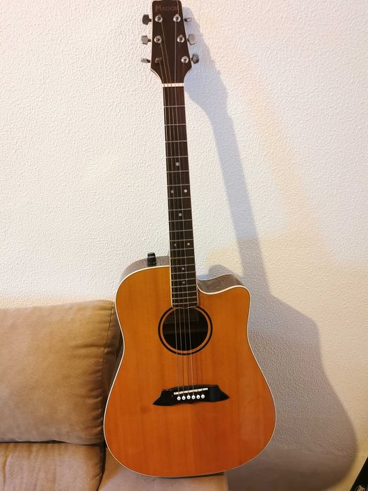 Guitarra acústica Maison
