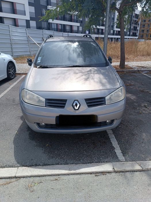 Renault Megane 1.9 dCi 2004 - PARA PEÇAS OU REPARAR