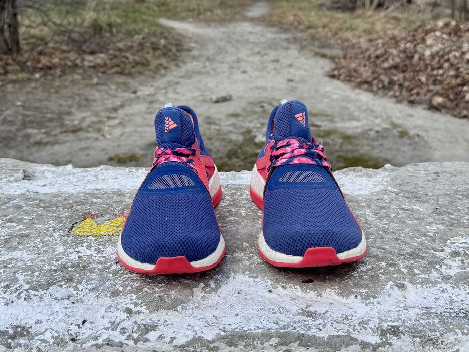 Жіночі бігові кросівки Adidas Pure Boost X