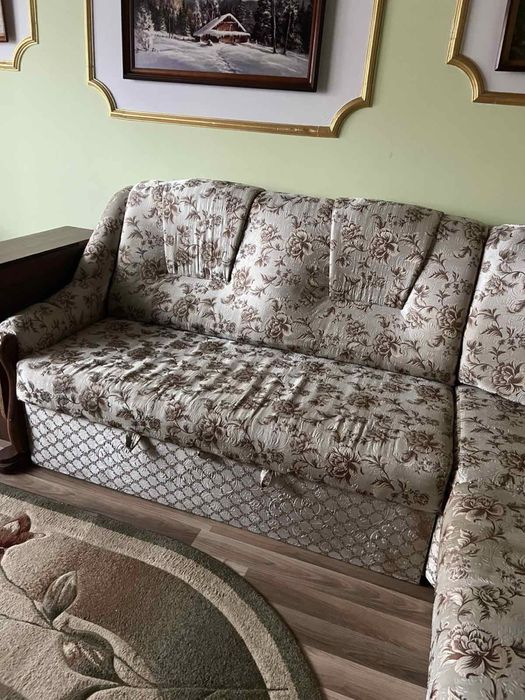 Продається диван - куток в ідеальному стані.