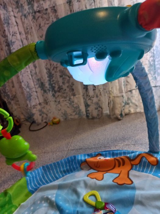 Tapete de actividades para bebés