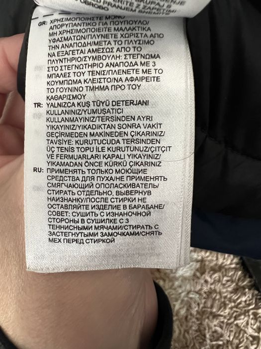 Зимова куртка Adidas розмір S-М