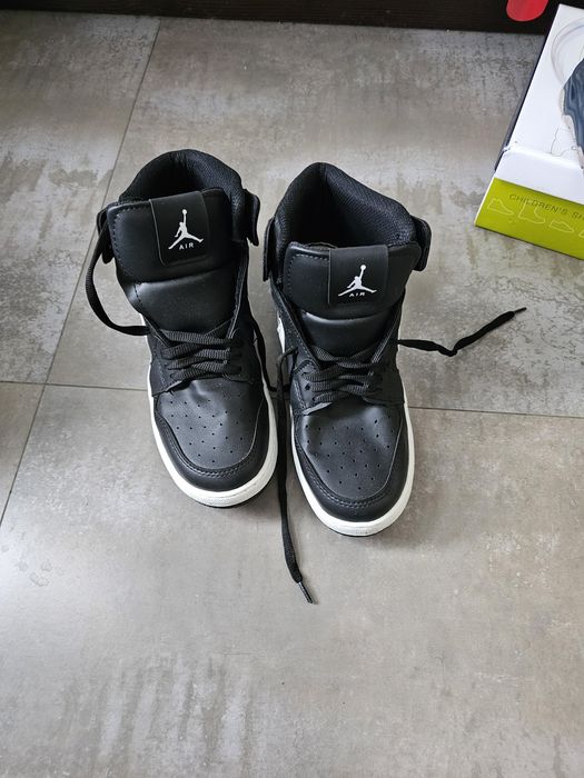 Air Jordan 1 Mid