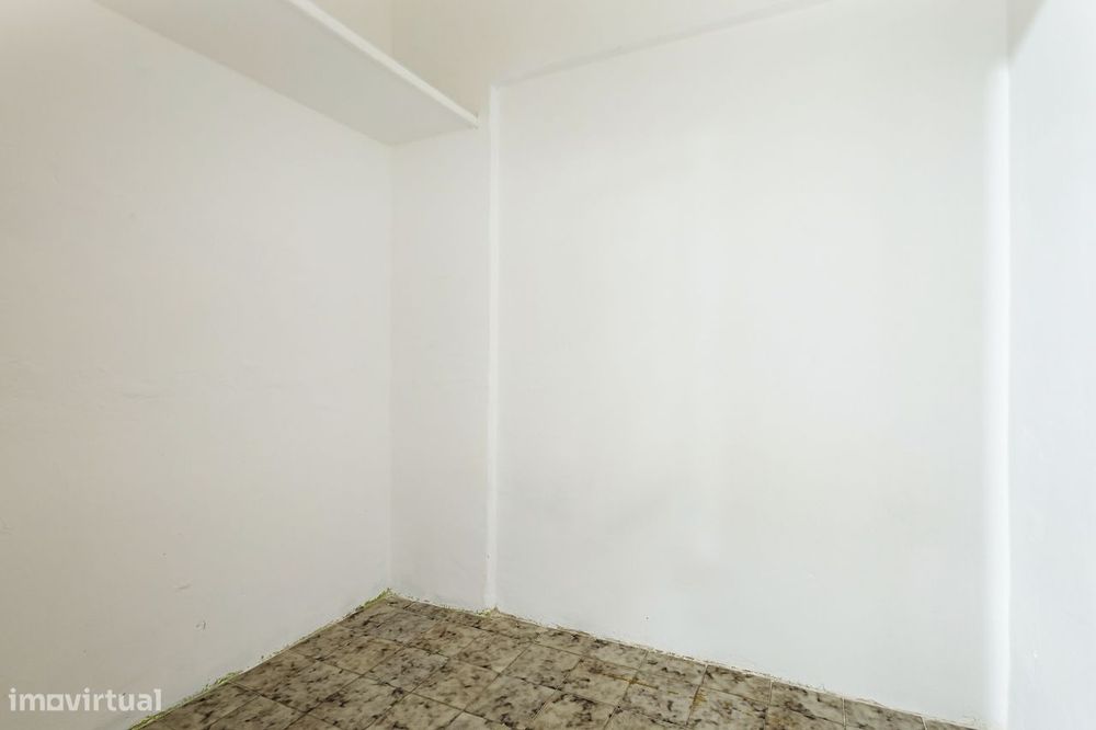 Apartamento T2 para Arrendamento | Largo Padre Américo, Massamá