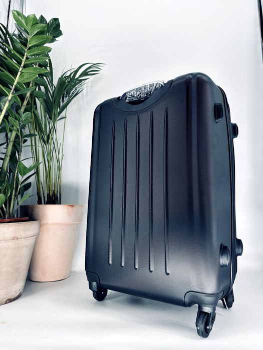 Nowa średnia walizka torba czarna  bagaż 20 kg