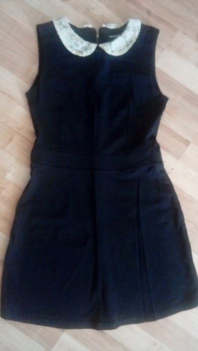 czarna sukienka M z kołnierzykiem 20zł