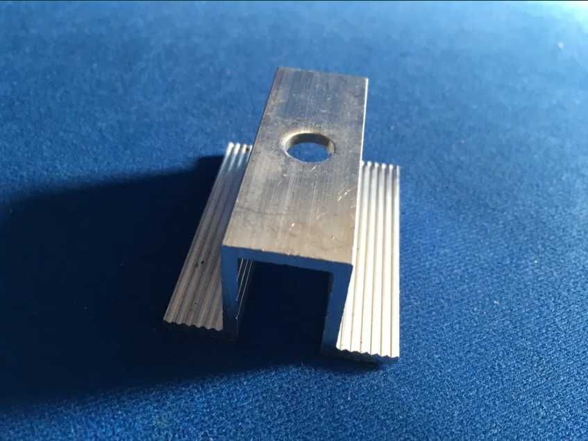 uchwyt środkowy PV SREBRNA 10 SZT