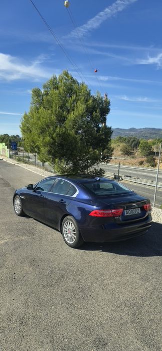 Jaguar Xe 2.0d Prestige — photo 4