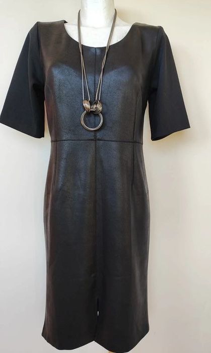 NOWA Czarna sukienka przód imitacja skóry Spektra studio rozm. 40