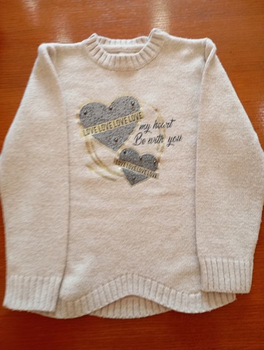 Светр дівчачий.       .