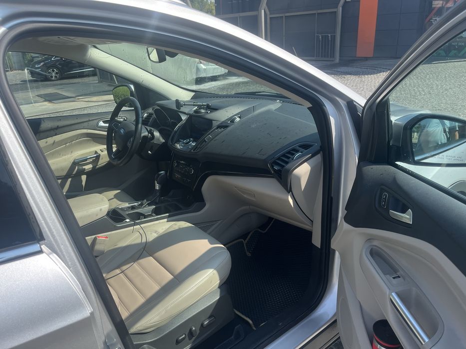 Продаю Ford Escape