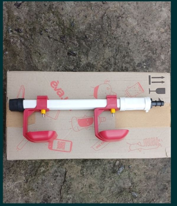 Ніпельні поїлки для курей несучок, бройлерів, перепілок.